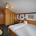 Blumenbach 招待所 4*