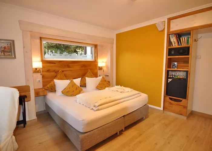 Blumenbach Konukevi 4*