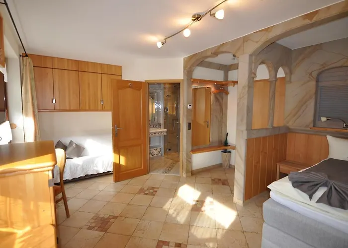 Konukevi Blumenbach 4*
